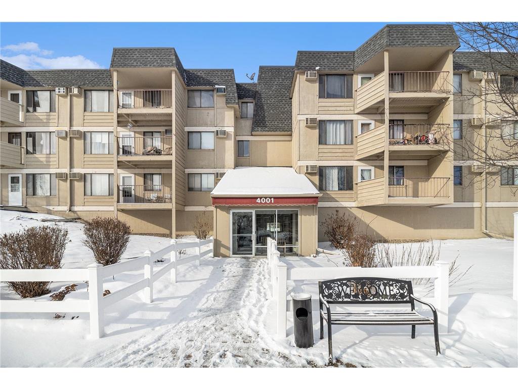 4001 Heritage Hills Drive #304 Bloomington MN 55437 7038316 image24