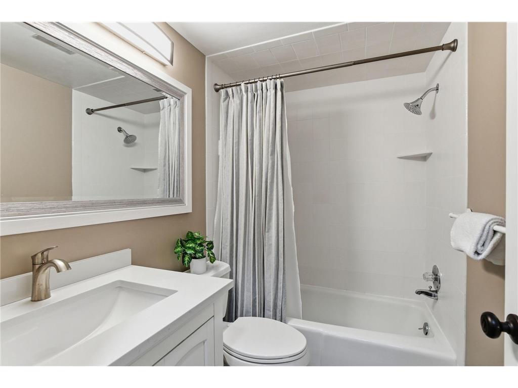 4001 Huntingdon Drive Minnetonka MN 55305 7083657 image28