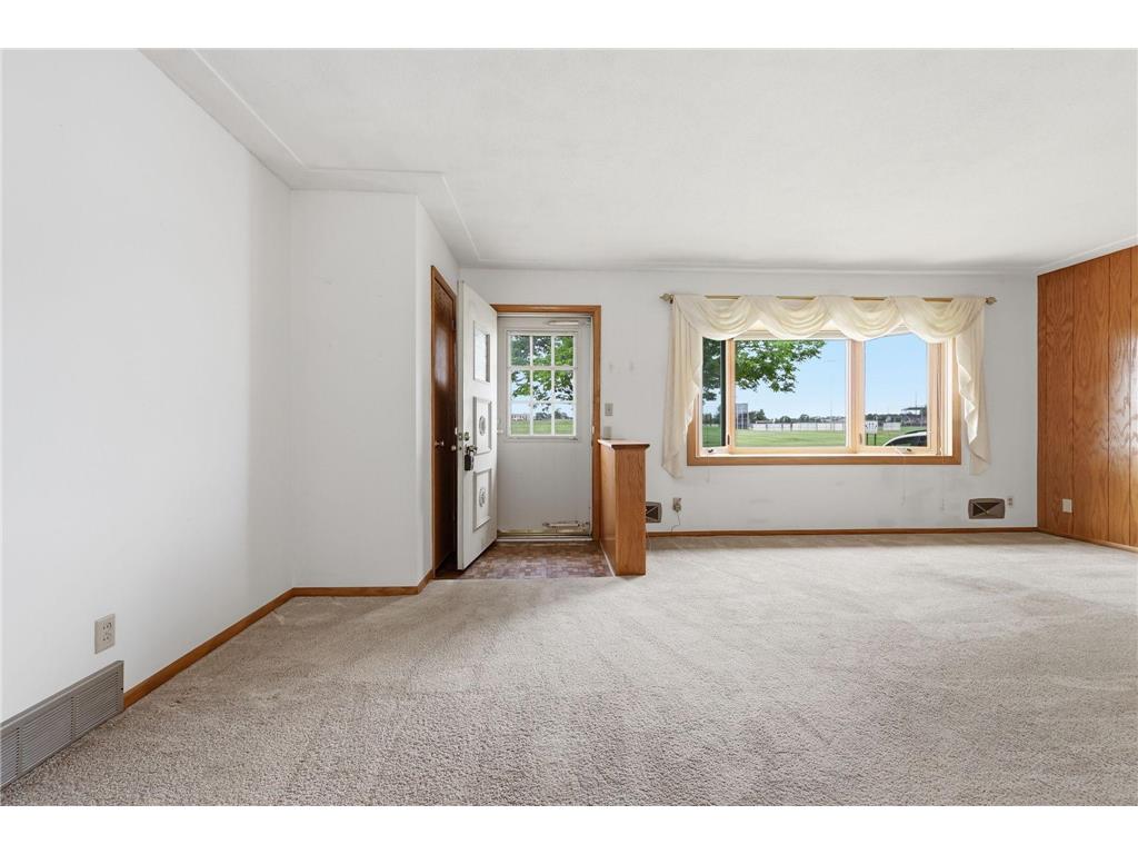 4002 7th Avenue Anoka MN 55303 7089516 image4