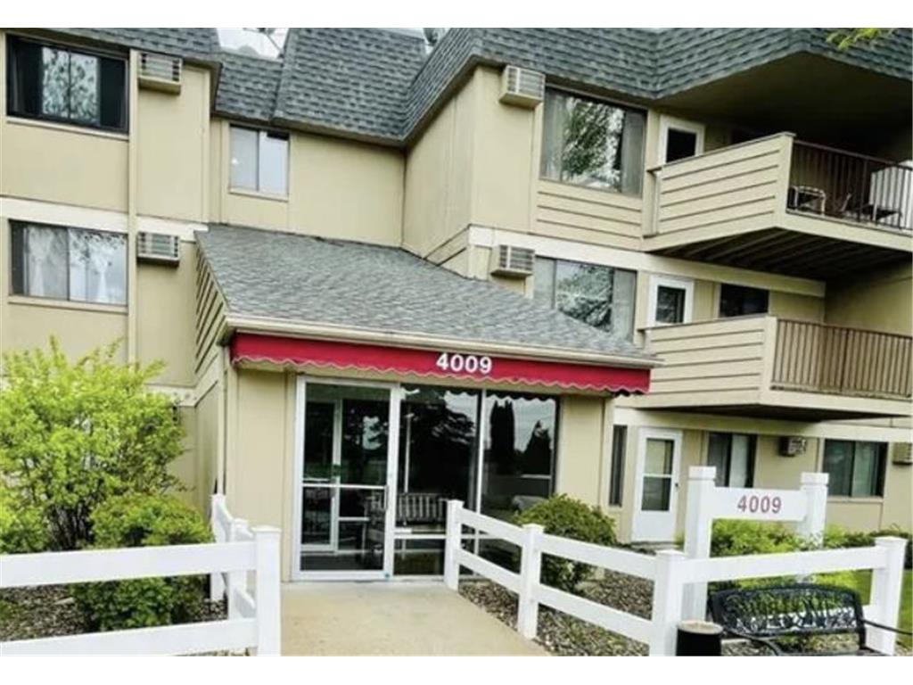 4009 Heritage Hills Drive #107 Bloomington MN 55437 6354040 image1