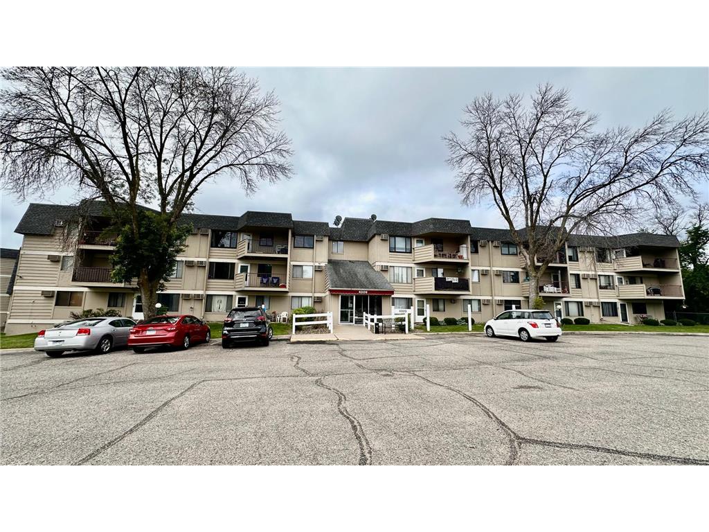 4009 Heritage Hills Drive #108 Bloomington MN 55437 6816022 image1