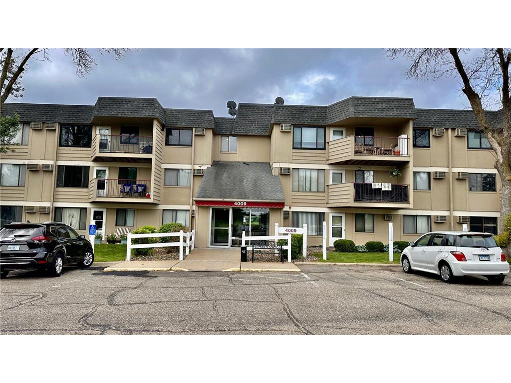 4009 Heritage Hills Drive #108 Bloomington MN 55437 6816022 image2
