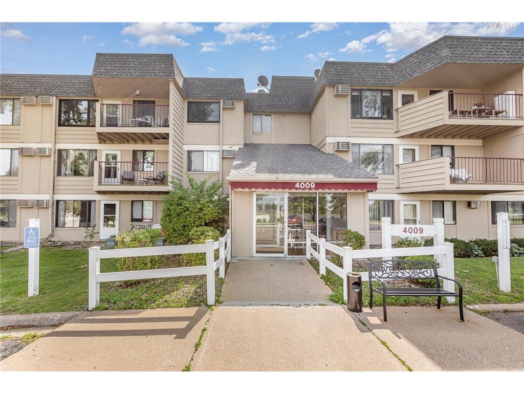 4009 Heritage Hills Drive 201, Bloomington, MN, 55437 MLS 6417227