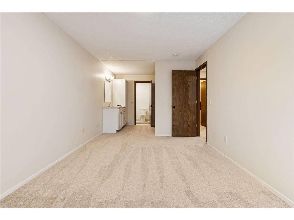 4009 Heritage Hills Drive #202 Bloomington MN 55437 6825925 image15