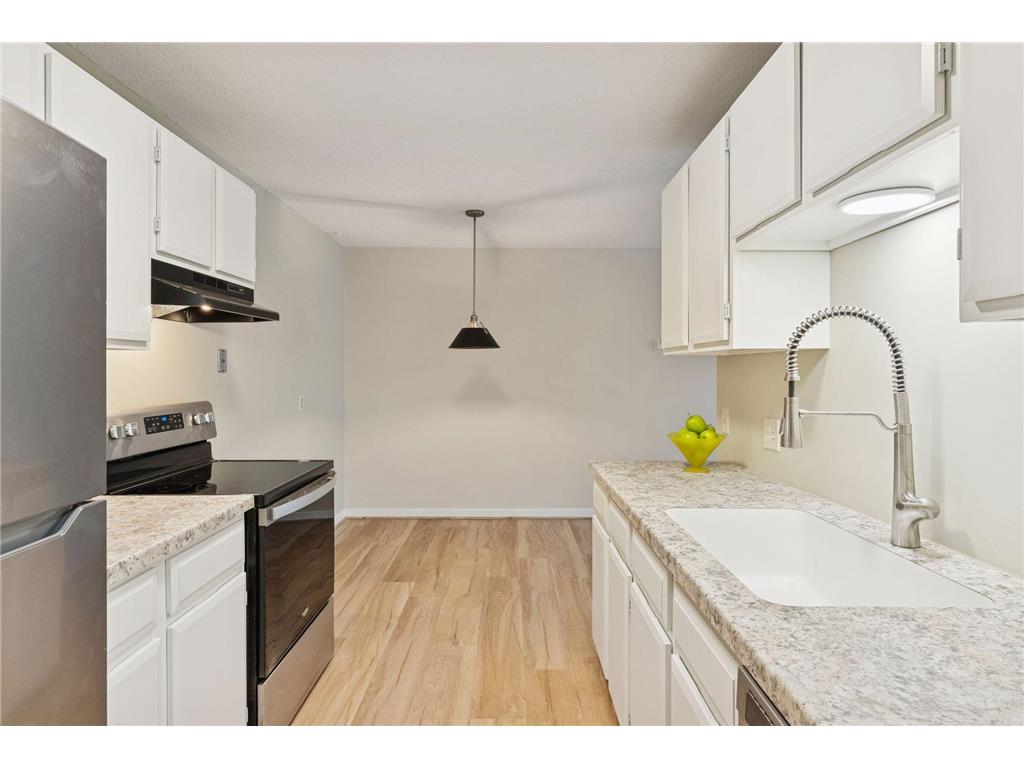 4009 Heritage Hills Drive #202 Bloomington MN 55437 6825925 image4