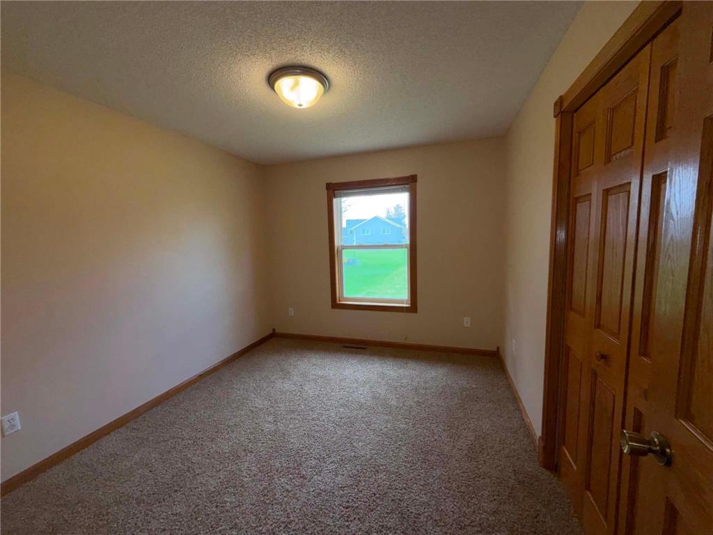 401 17th Street W Glencoe MN 55336 7064016 image16