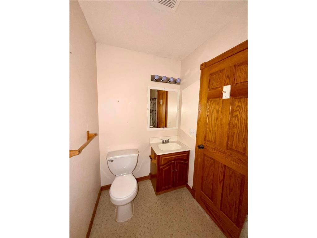 401 17th Street W Glencoe MN 55336 7064016 image18