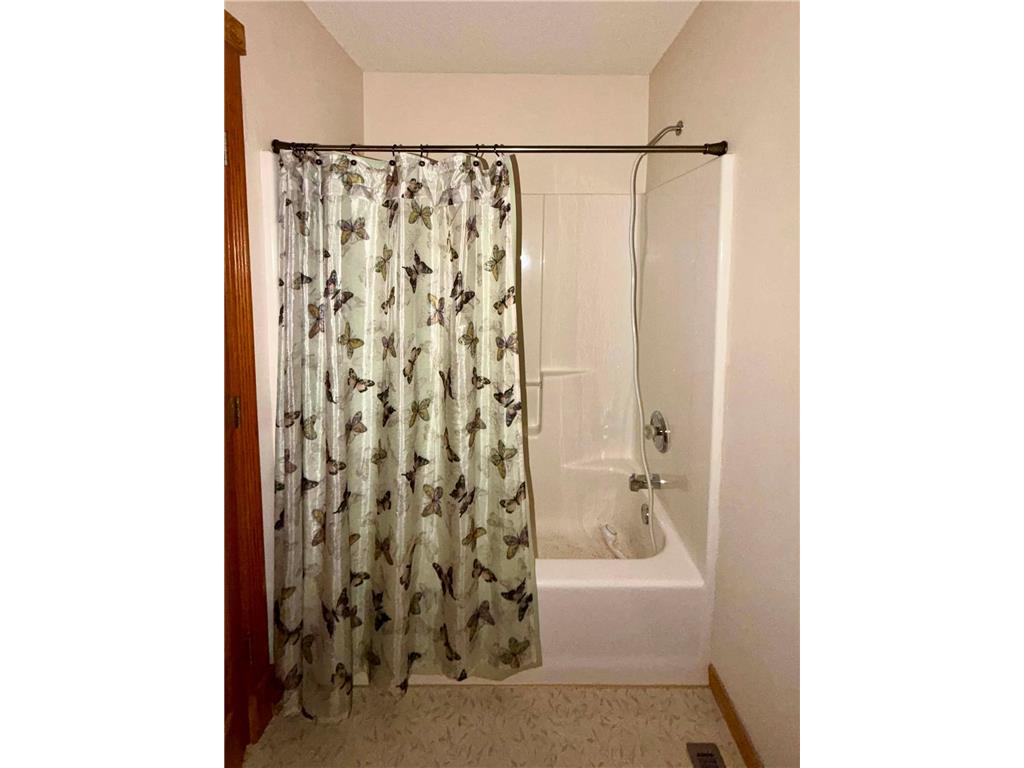 401 17th Street W Glencoe MN 55336 7064016 image19