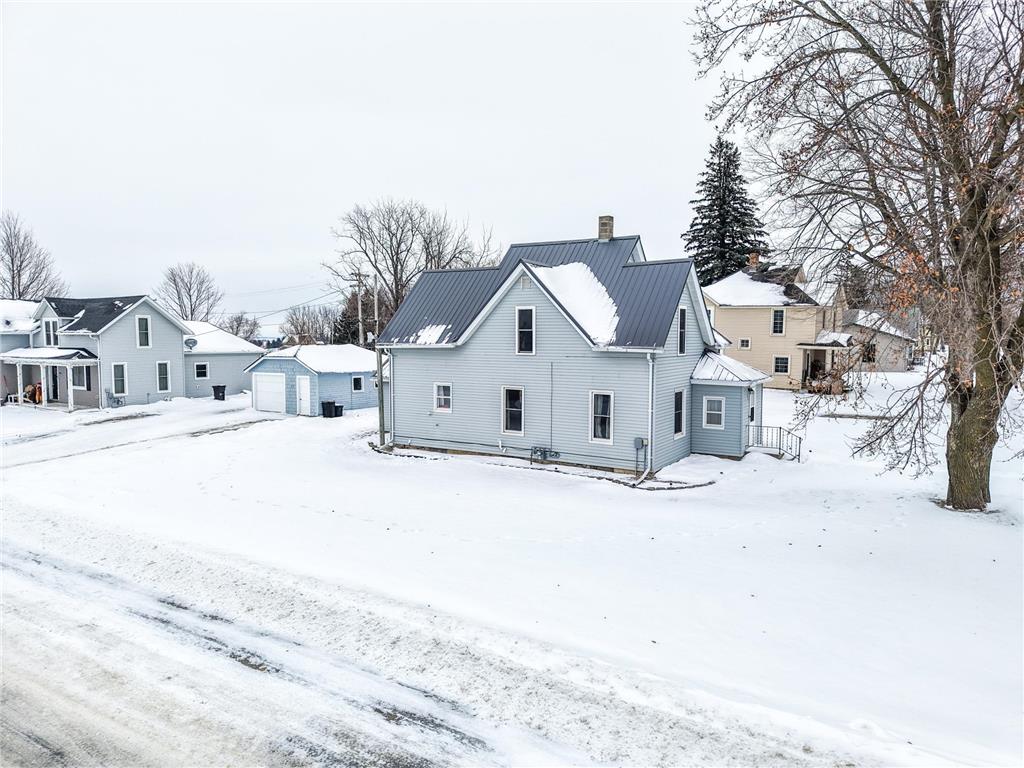 401 1st Street Fountain MN 55935 6825149 image4