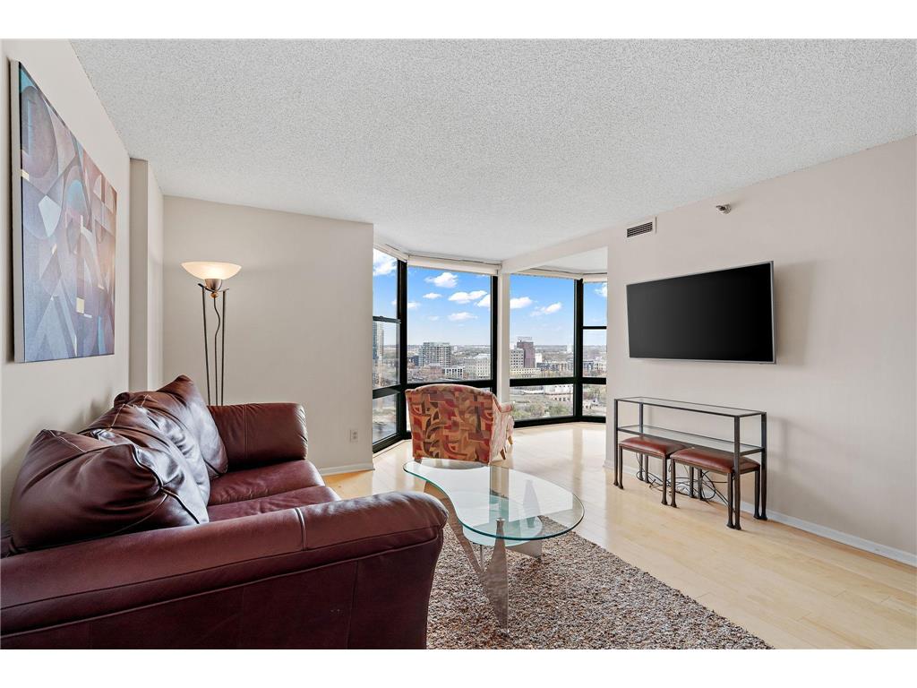 401 1st Street S #1612 Minneapolis MN 55401 6489931 image1