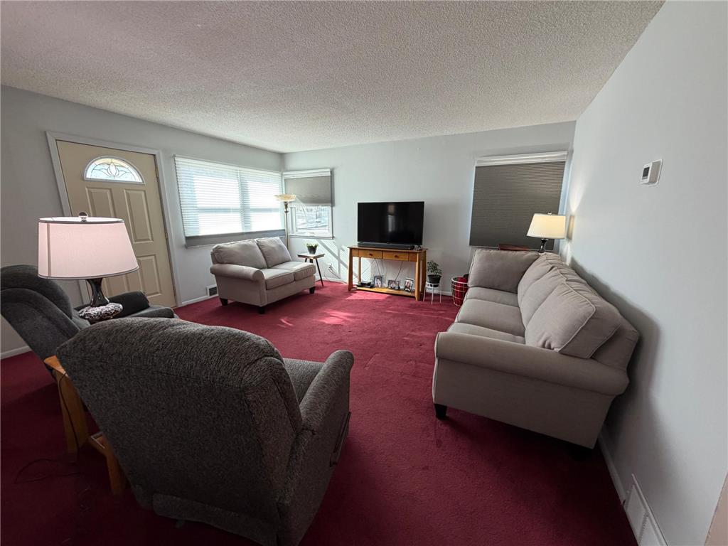 401 Center Street E Roseau MN 56751 7034447 image11