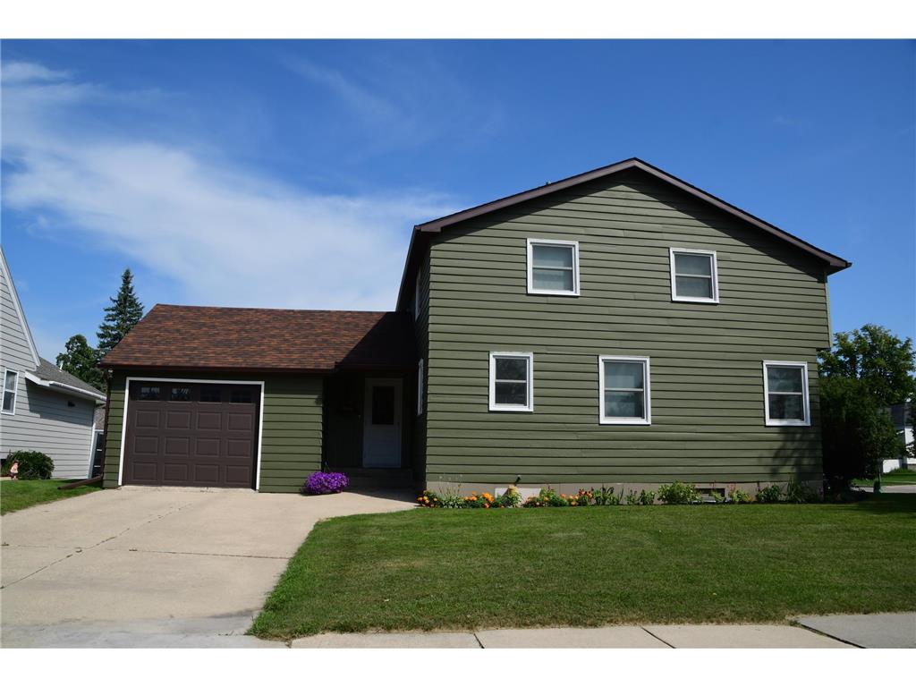 401 Center Street E Roseau MN 56751 7034447 image2