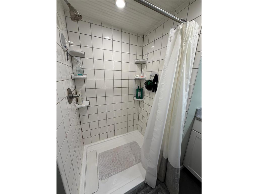 401 Center Street E Roseau MN 56751 7034447 image22