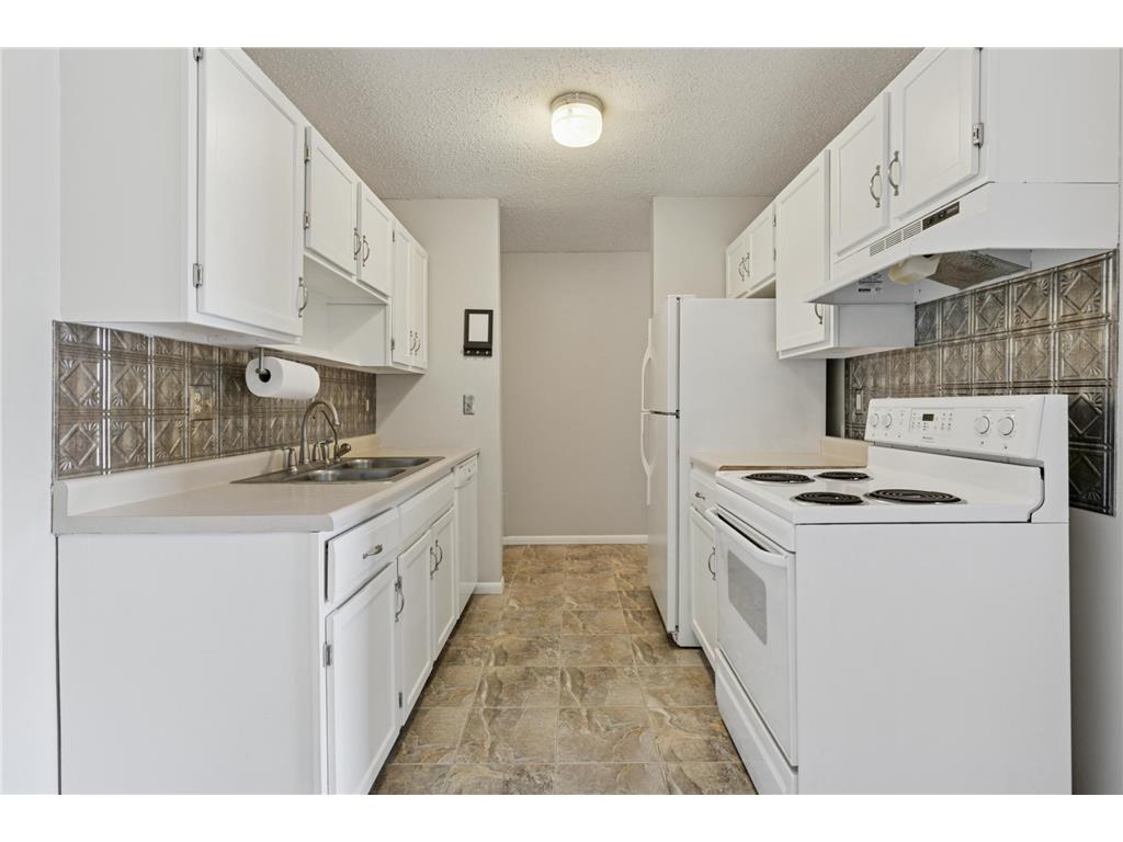 401 E Burnsville Parkway #106 Burnsville MN 55337 6786879 image4