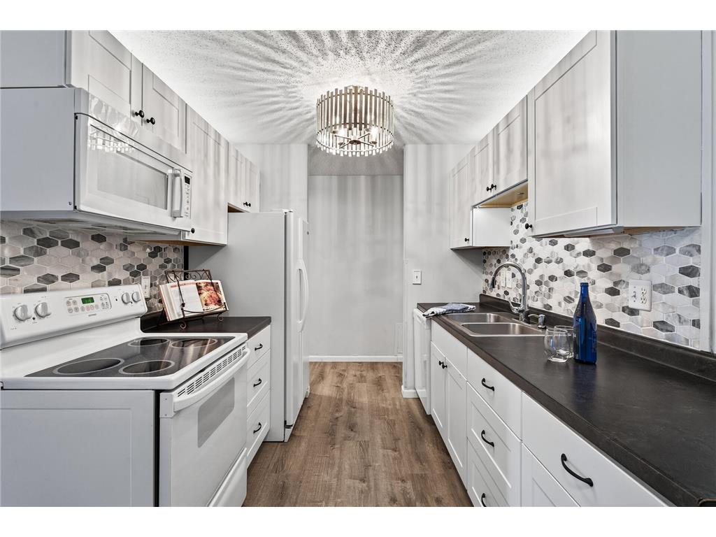 401 E Burnsville Parkway #122 Burnsville MN 55337 6750663 image1