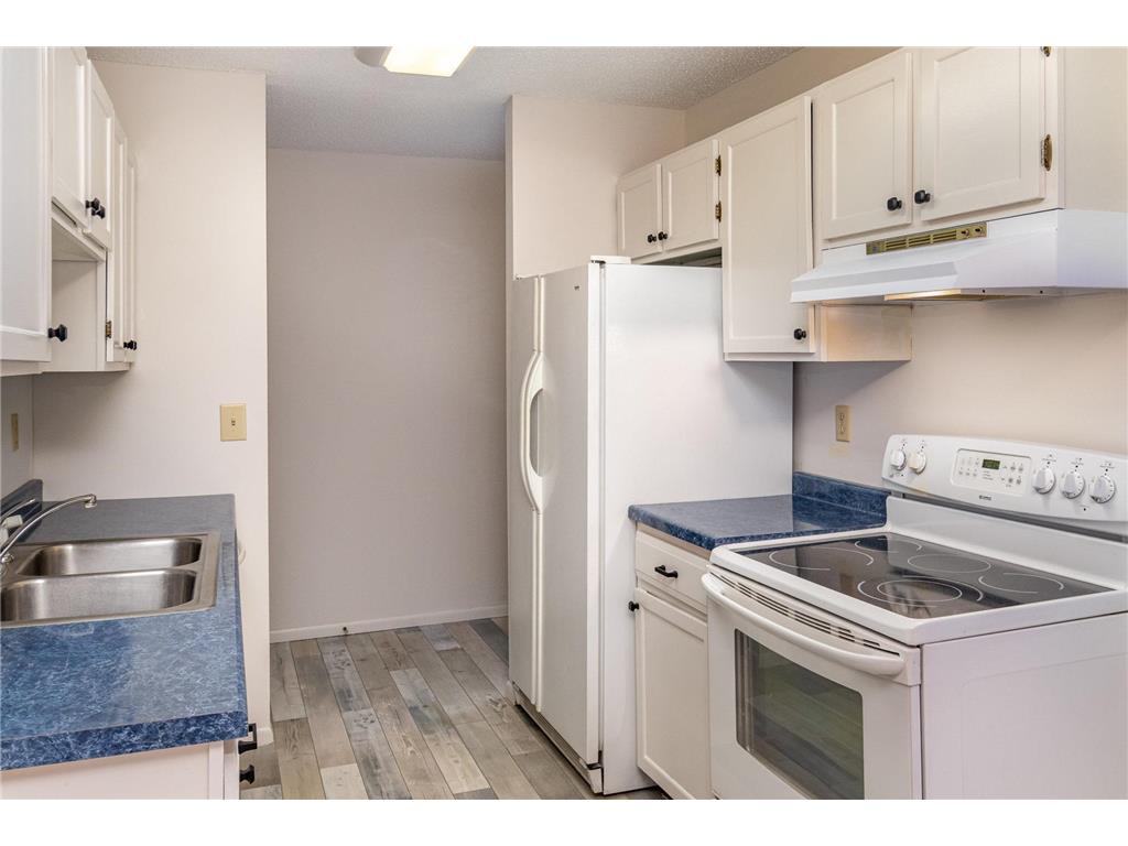 401 E Burnsville Parkway #203 Burnsville MN 55337 6670246 image1