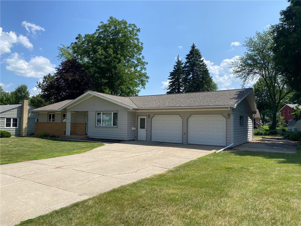 401 Galena Street, Worthington, MN 56187 MLS 6391810 Edina Realty