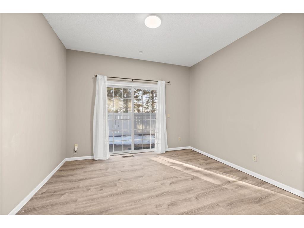 401 Hickory Lane N Oakdale MN 55128 7000327 image10