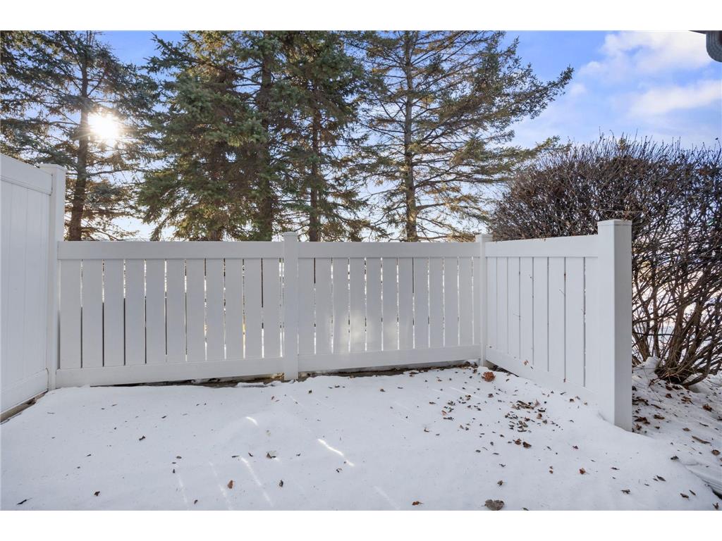 401 Hickory Lane N Oakdale MN 55128 7000327 image11