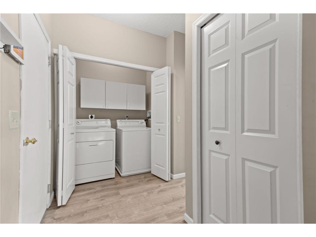 401 Hickory Lane N Oakdale MN 55128 7000327 image12