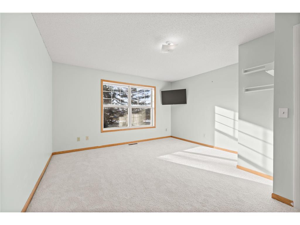 401 Hickory Lane N Oakdale MN 55128 7000327 image16