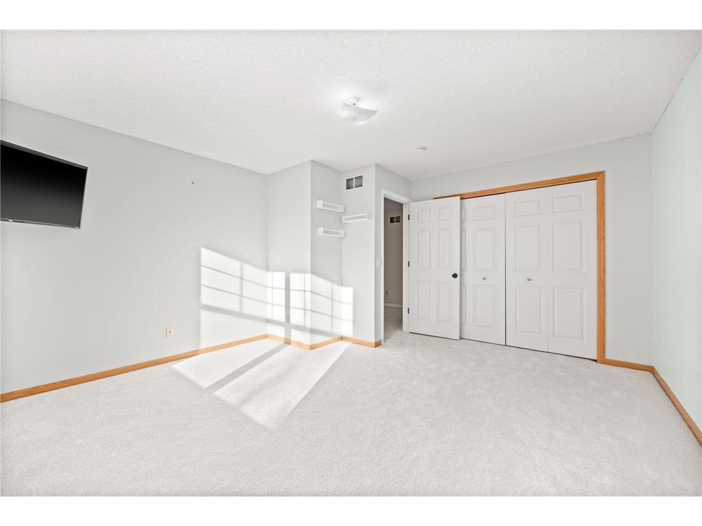 401 Hickory Lane N Oakdale MN 55128 7000327 image17