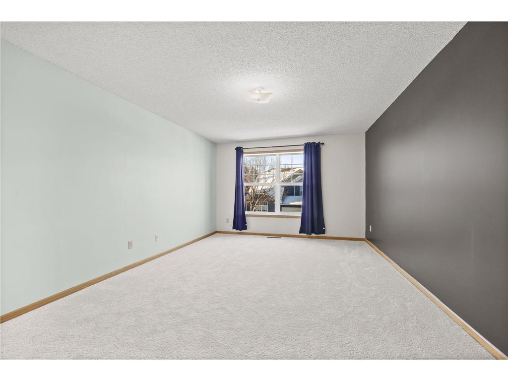 401 Hickory Lane N Oakdale MN 55128 7000327 image18