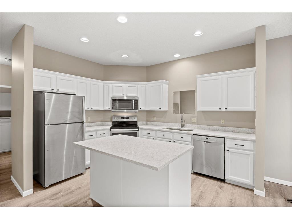 401 Hickory Lane N Oakdale MN 55128 7000327 image7