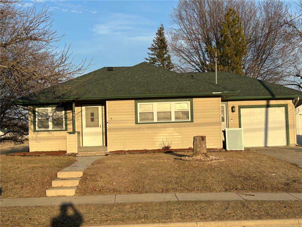 401 Independence Avenue S Clarks Grove MN 56016 6688345 image1