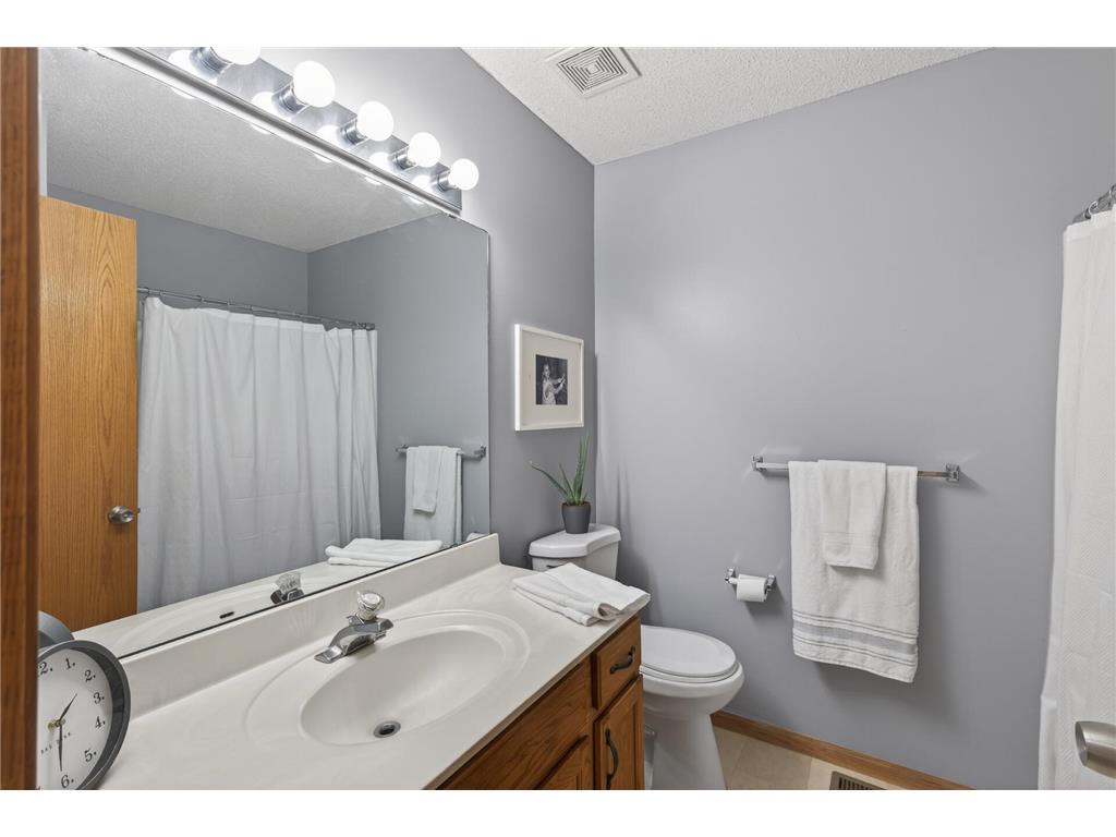 401 Leeward Trail Woodbury MN 55129 7060981 image13