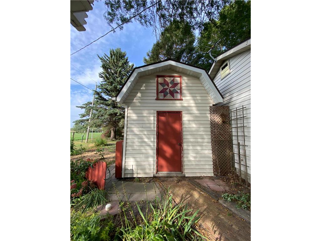 401 Noland Avenue Hayward MN 56043 6798070 image49