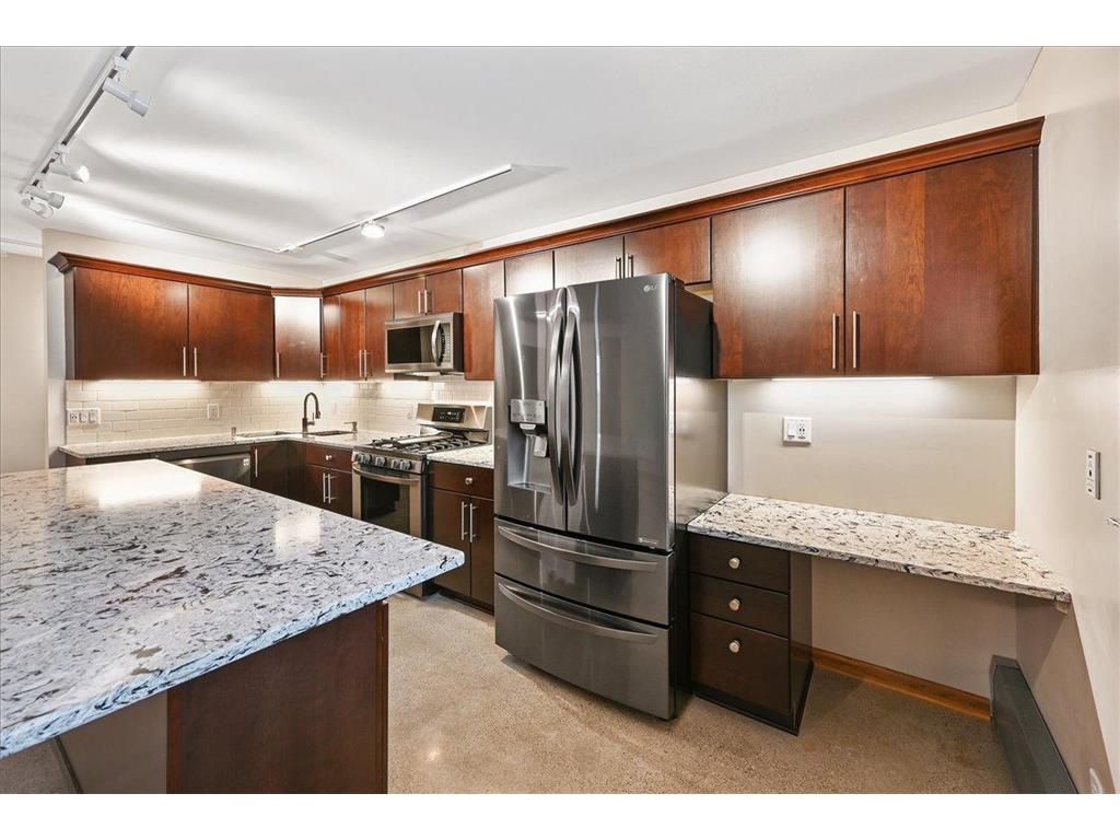 401 Ridgewood Avenue #2 Minneapolis MN 55403 6348529 image1