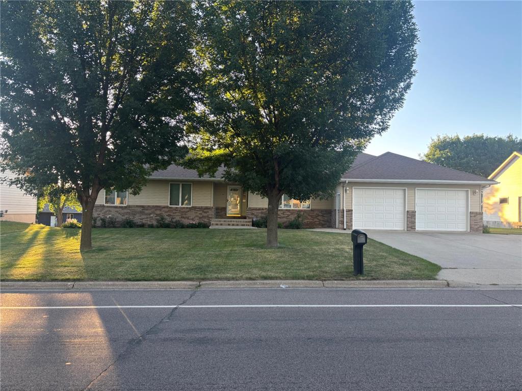 401 S Bruce Street S Marshall MN 56258 7098574 image1