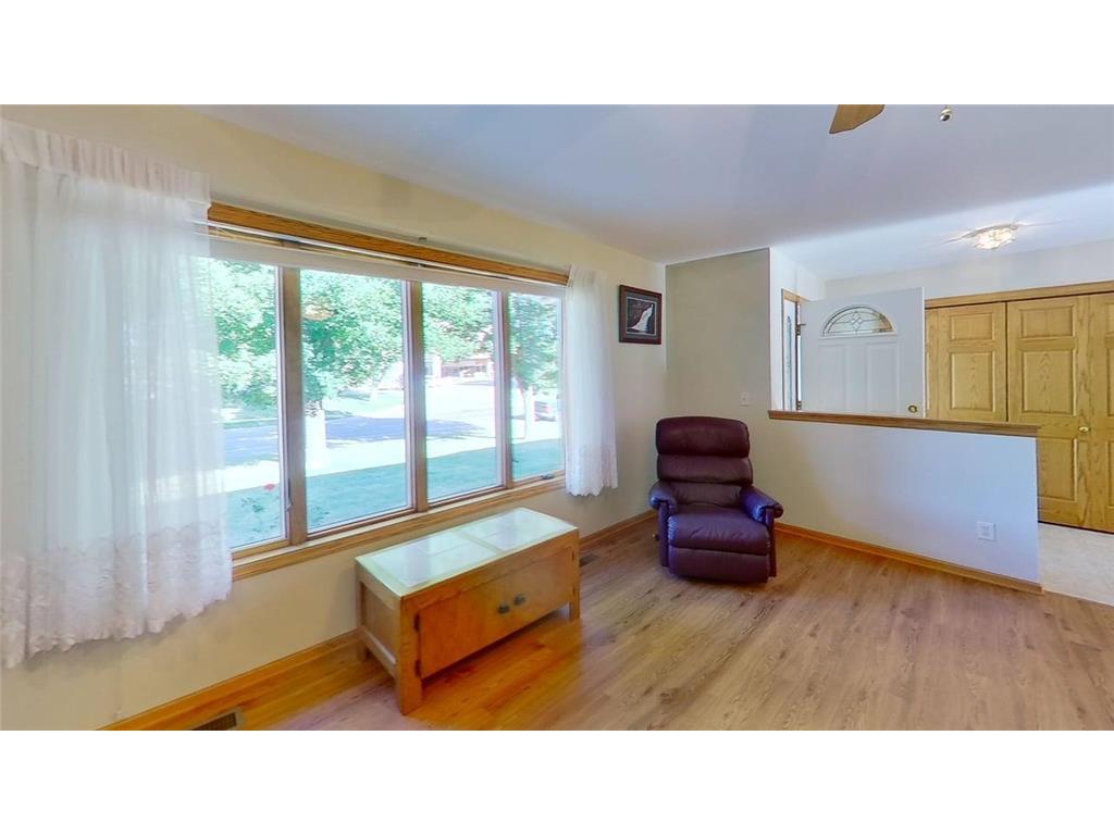 401 S Bruce Street S Marshall MN 56258 7098574 image10