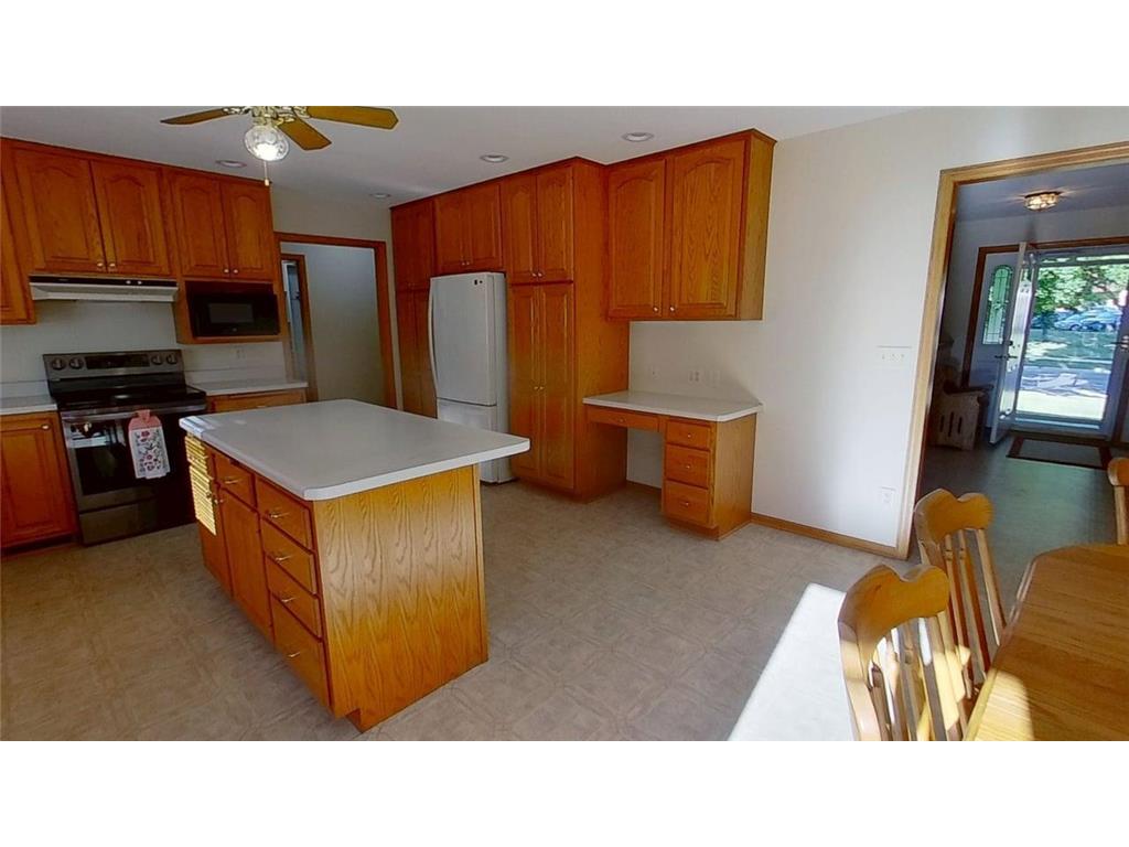 401 S Bruce Street S Marshall MN 56258 7098574 image11
