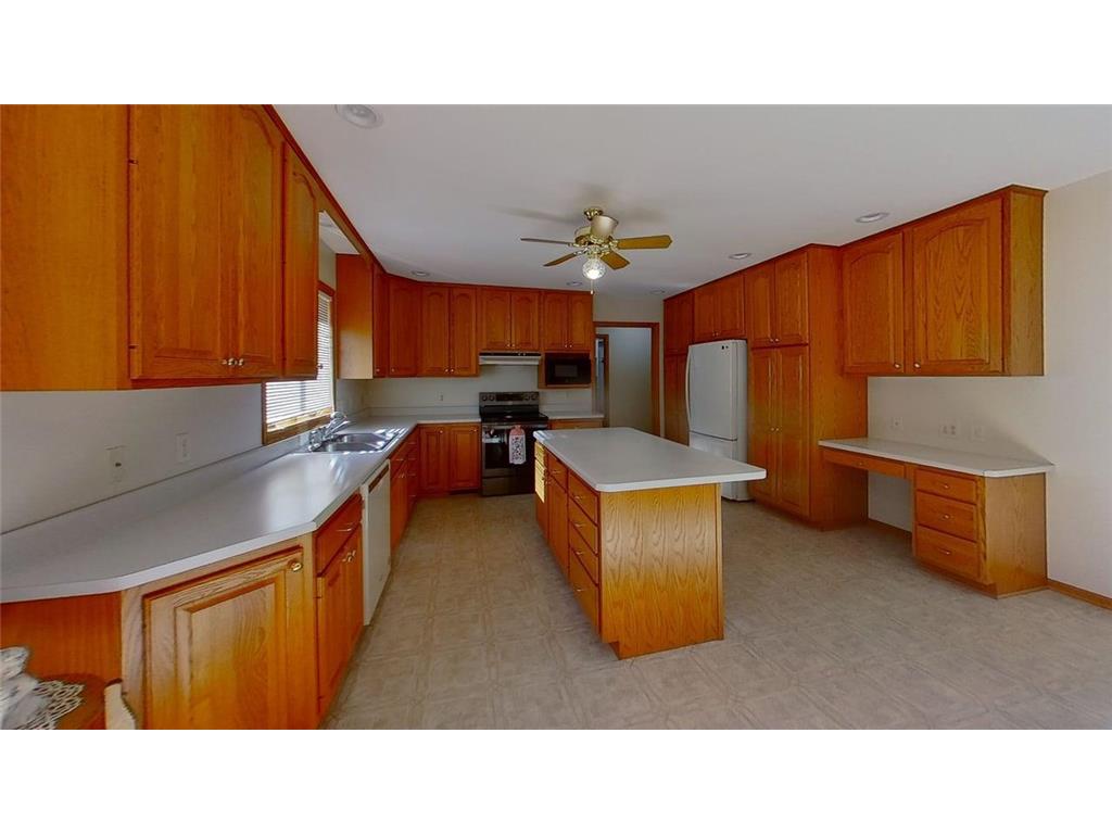 401 S Bruce Street S Marshall MN 56258 7098574 image12