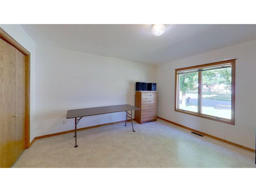401 S Bruce Street S Marshall MN 56258 7098574 image25