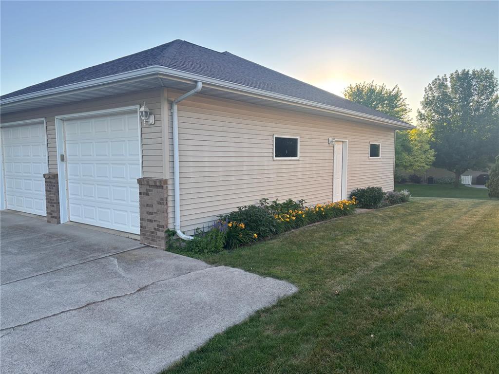 401 S Bruce Street S Marshall MN 56258 7098574 image45