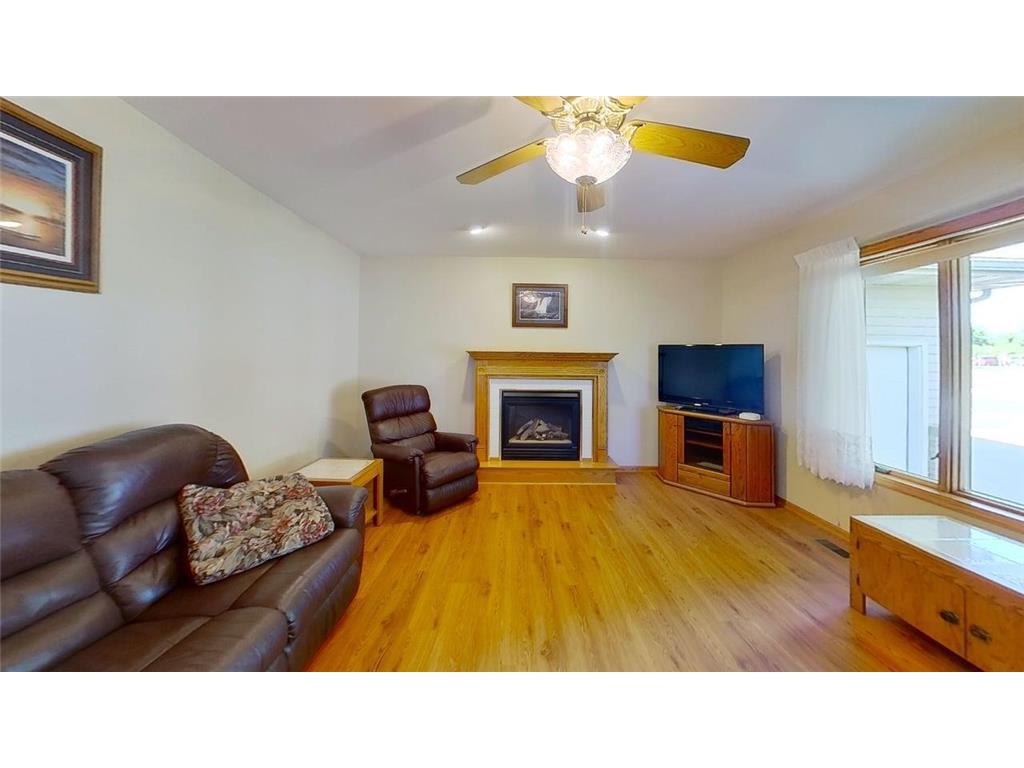 401 S Bruce Street S Marshall MN 56258 7098574 image9
