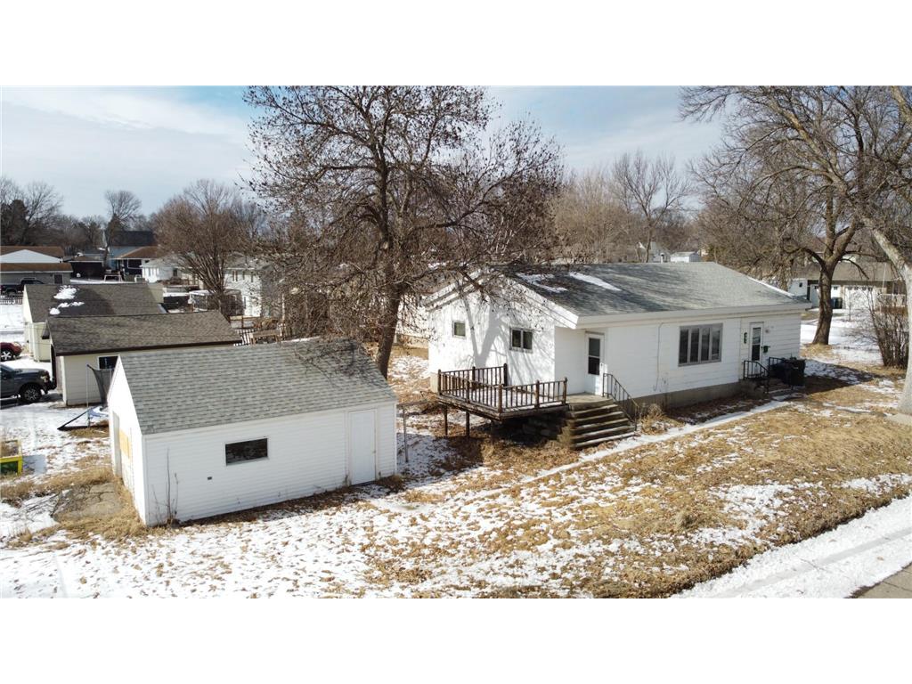 401 W Douglas Avenue Fergus Falls MN 56537 6686211 image1