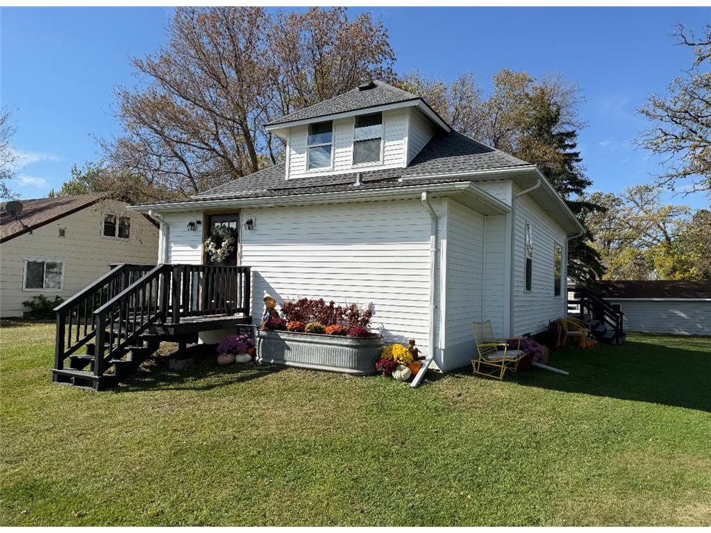 401 Ward Avenue Erskine MN 56535 6810120 image1