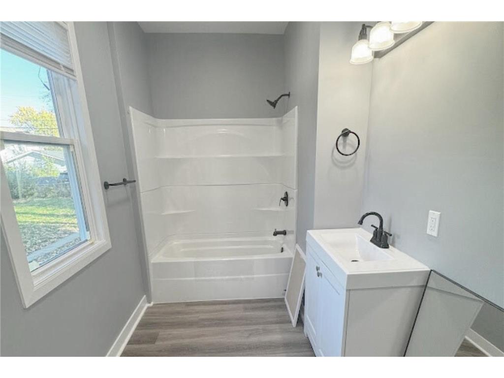 4010 Dupont Avenue N Minneapolis MN 55412 6786716 image10