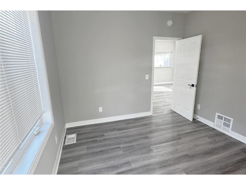 4010 Dupont Avenue N Minneapolis MN 55412 6786716 image12