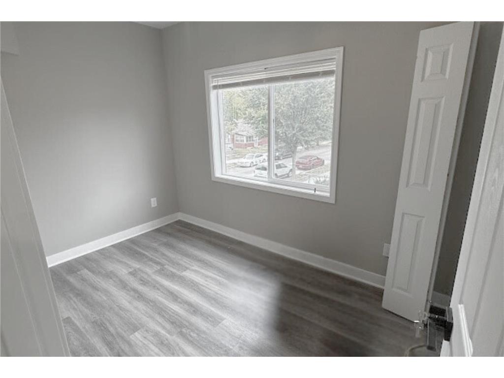 4010 Dupont Avenue N Minneapolis MN 55412 6786716 image24