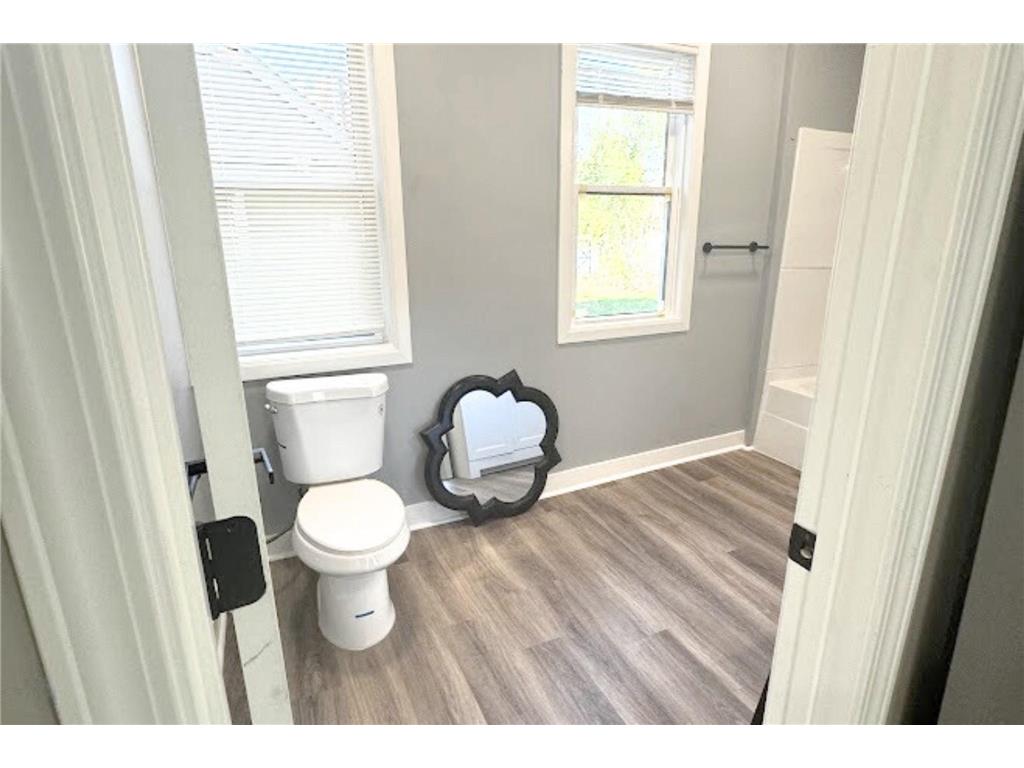 4010 Dupont Avenue N Minneapolis MN 55412 6786716 image9