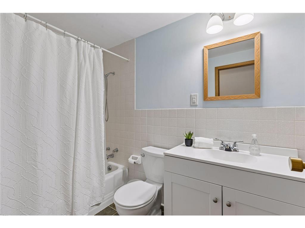 4011 Upton Avenue N Minneapolis MN 55412 7072080 image20