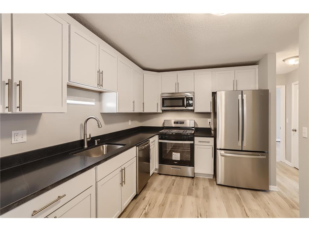 4012 Foss Road 101, Saint Anthony, MN 55421 MLS 6325011 Edina Realty