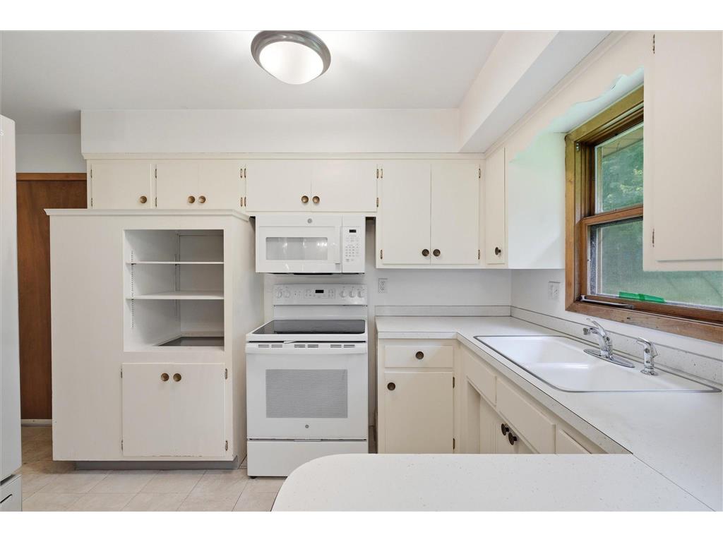 4015 Fairview Avenue N Arden Hills MN 55112 7096188 image15