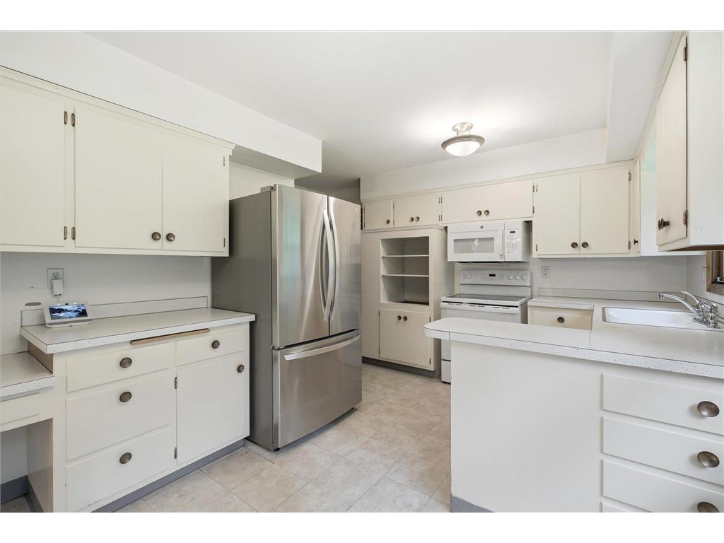 4015 Fairview Avenue N Arden Hills MN 55112 7096188 image16