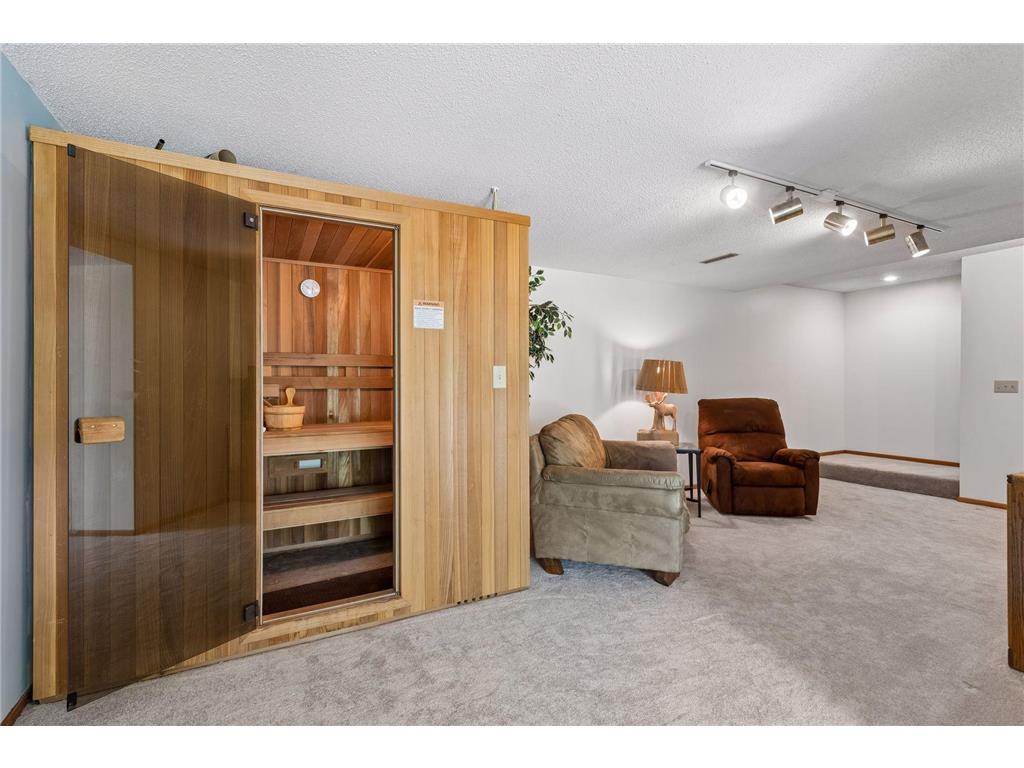 4015 Forestview Lane N Plymouth MN 55441 7067998 image29